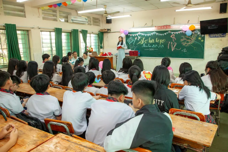 Lớp luyện nói theo cặp